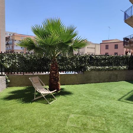 Appartamento Incantevole Con Parcheggio E Giardino Catánia Buitenkant foto