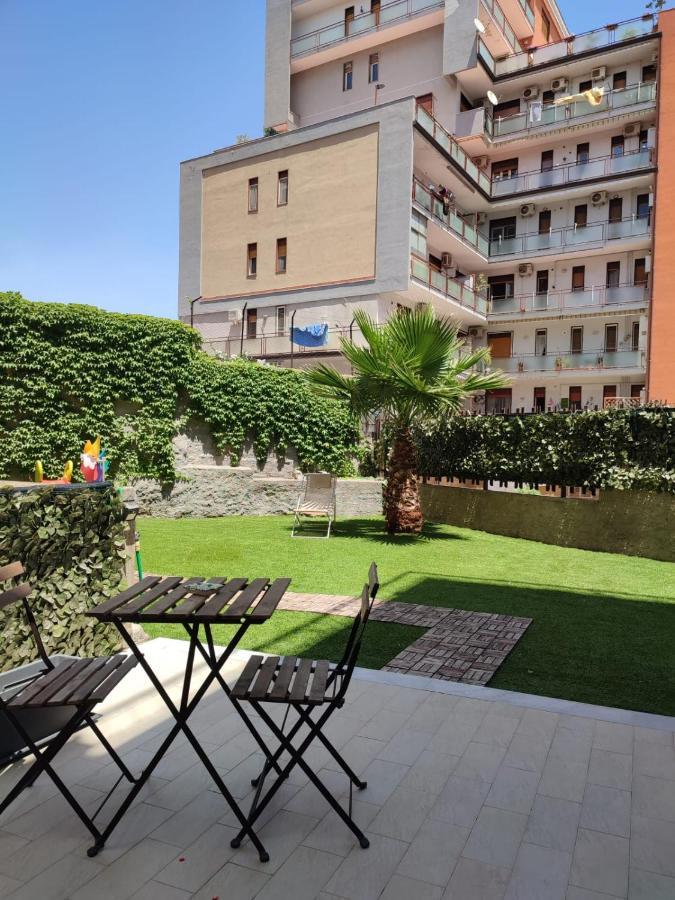 Appartamento Incantevole Con Parcheggio E Giardino Catánia Buitenkant foto